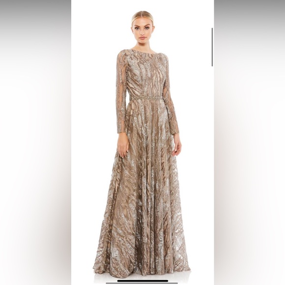 Mac Duggal Gown. Worn once. Beautiful dress - Picture 4 of 5